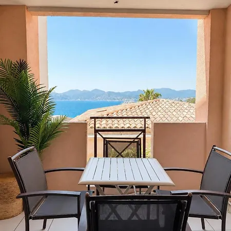 Charming For 4, Sea View, Pool In Cannes
