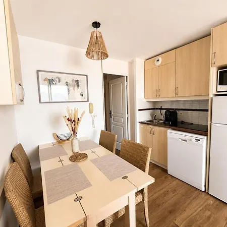 Charming For 4, Sea View, Pool In * Cannes