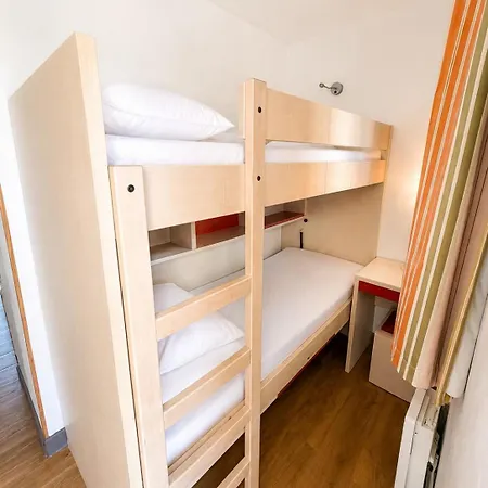 Daire Charming For 4, Sea View, Pool In