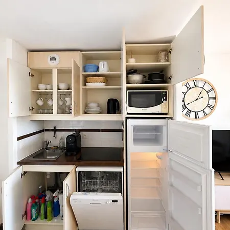 Daire Charming For 4, Sea View, Pool In *