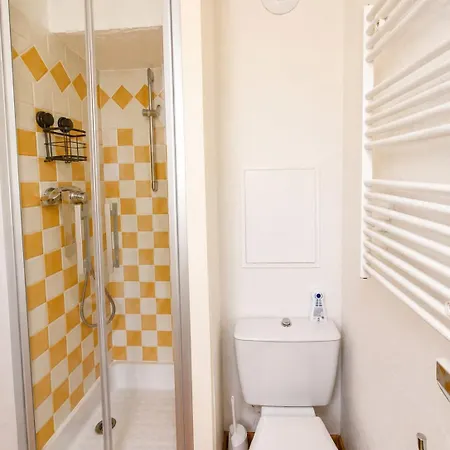 Daire Charming For 4, Sea View, Pool In *
