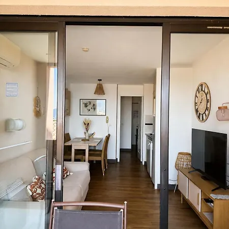 Charming For 4, Sea View, Pool In