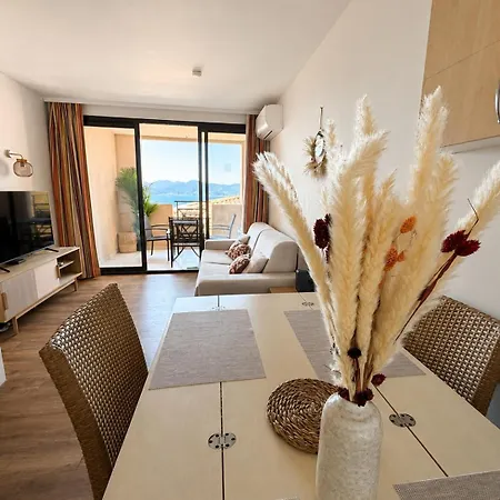 Charming For 4, Sea View, Pool In