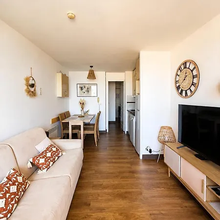 Charming For 4, Sea View, Pool In *